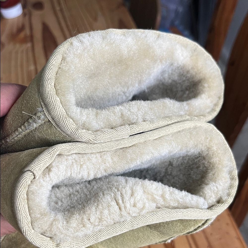 UGG Vintage  Olive Suede Boots Australia - Picture 6 of 9